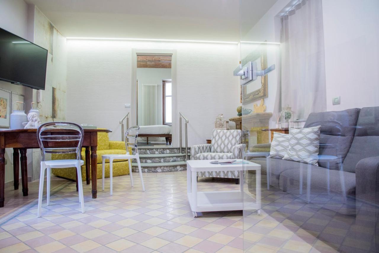 APPARTAMENTO VACANZE / HOLIDAY FLAT Farfalle&RossoBarbera Montegrosso dʼAsti Exterior foto